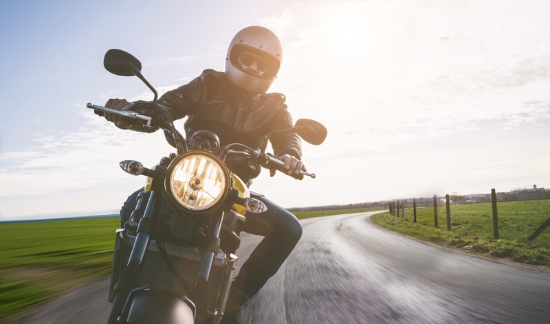 Las mejores motos para salir de ruta por carretera