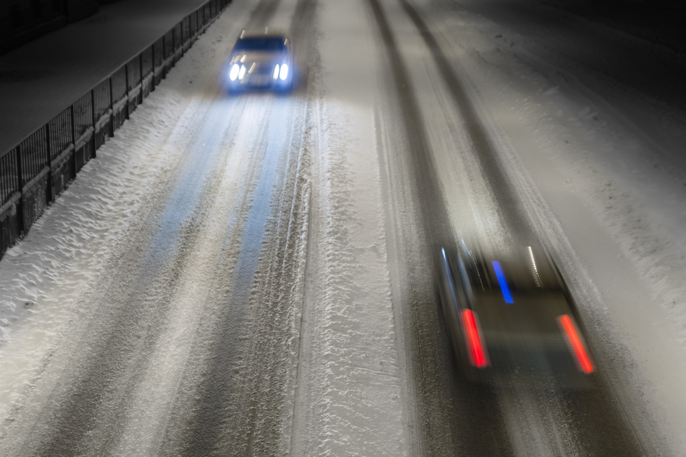 La importancia de los limpiafaros en coches con luz xenón