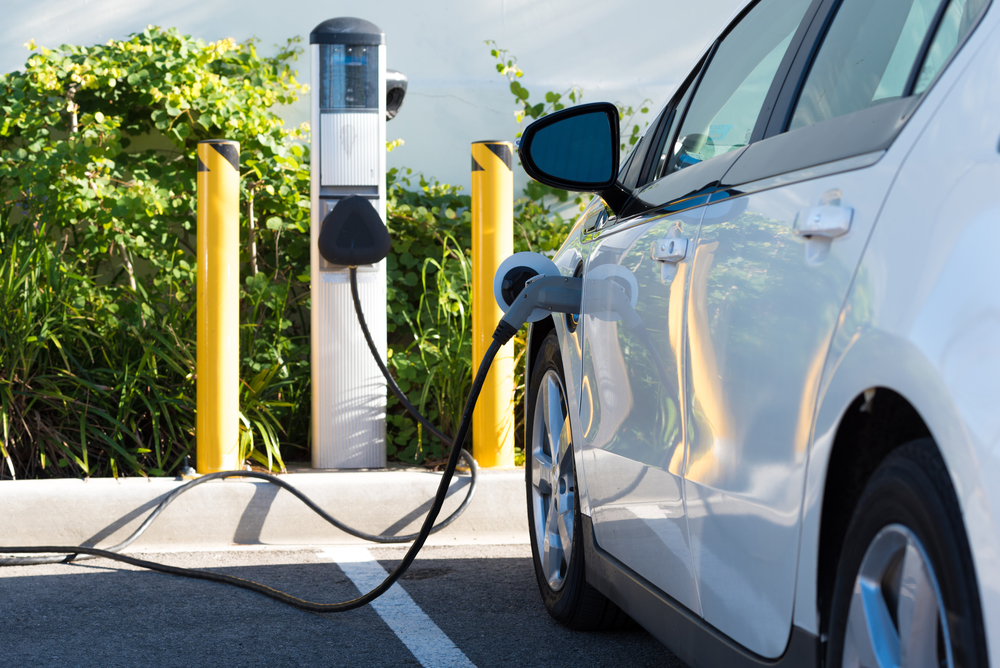 Ventajas y desventajas de tener un coche electrico en Andorra