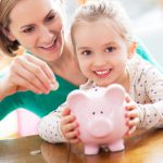 Ahorrar dinero en casa: ¿Qué pequeños gestos podemos hacer para ahorrar?