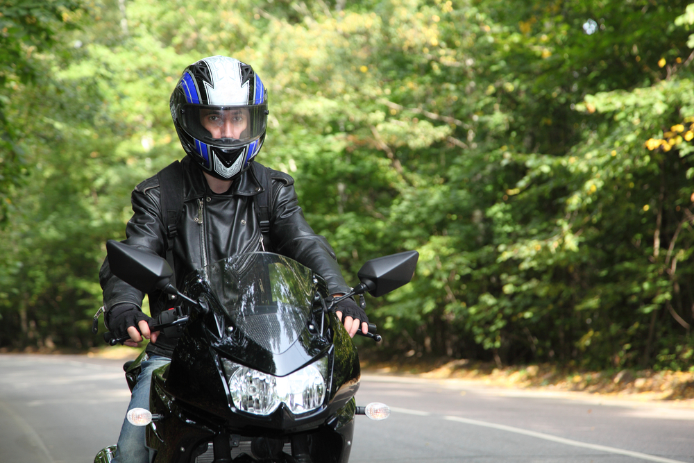 ¿Quieres personalizar tu moto? Descubre cómo pintar un casco de moto a la perfección