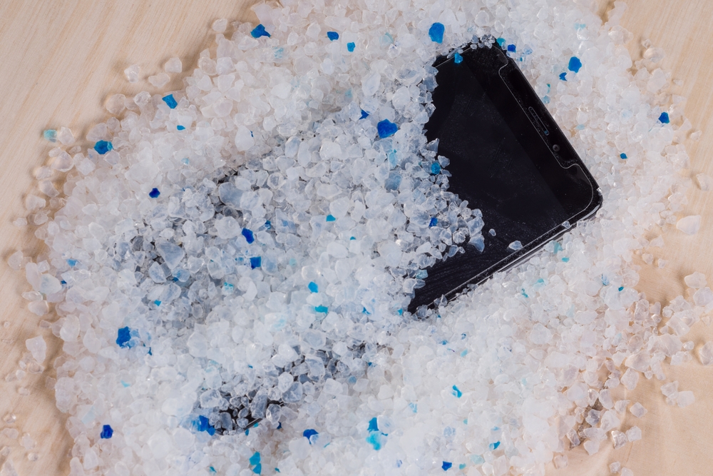 ¿Se puede reparar un móvil mojado? | Conoce cómo arreglarlo