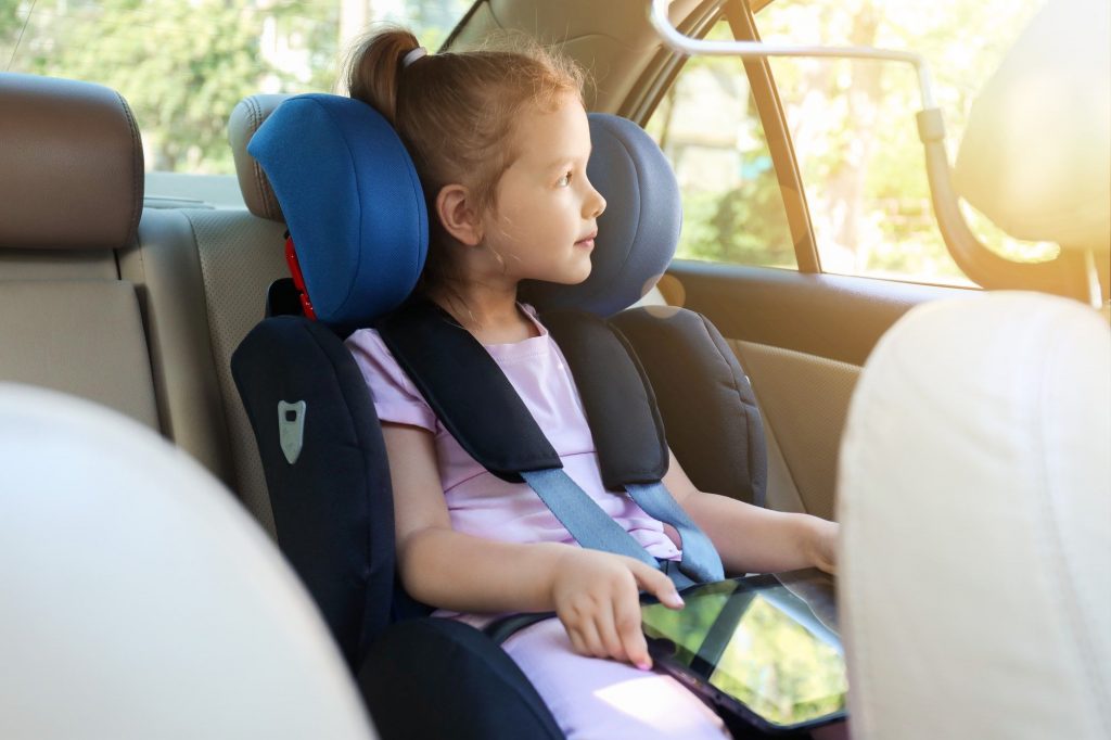Com-viatjar-amb-nens-en-cotxe-de-manera-segura